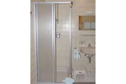303 Badezimmer