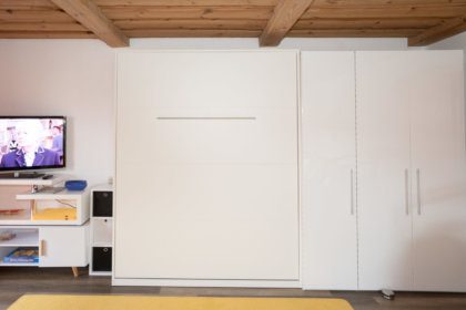 Schrankbett und Kleiderschrank
