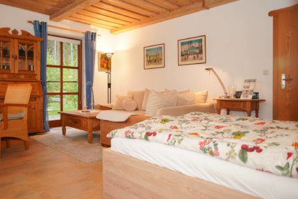 Wohn/Schlafzimmer mit Sitzecke