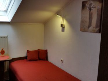 606 kleines-schlafzimmer-mit-2-betten